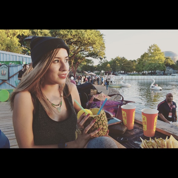 Meet your Posher, Luci - Picture 5 of 5